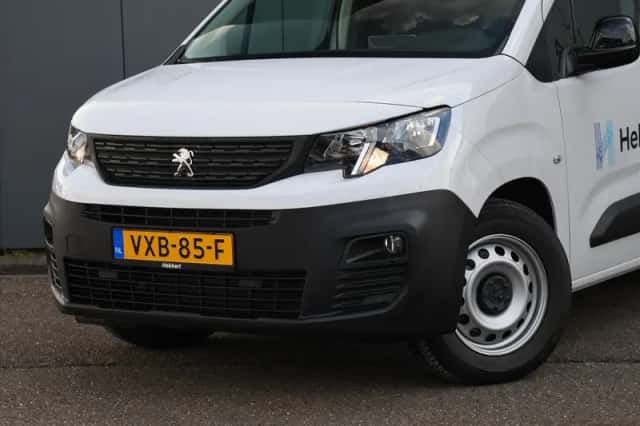 Peugeot E-Partner (2023) thumbnail 2