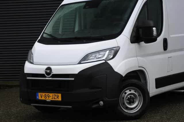 Opel Movano (2024) thumbnail 2