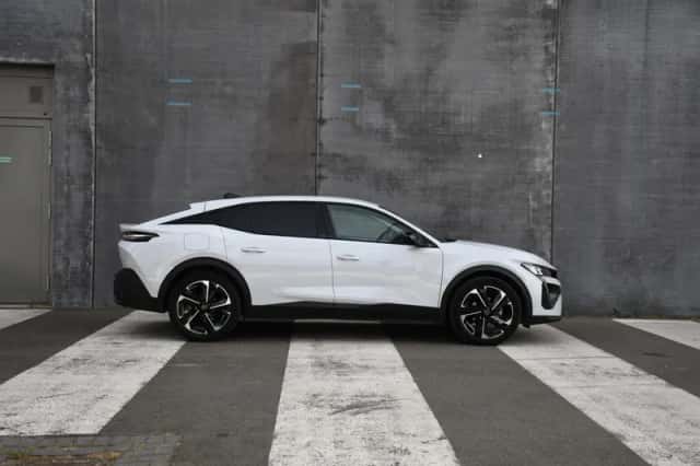 Peugeot 408 (2025) thumbnail 4