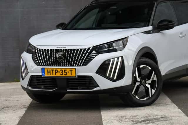 Peugeot e-2008 (2025) thumbnail 2