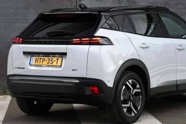 Peugeot e-2008 (2025) thumbnail 6