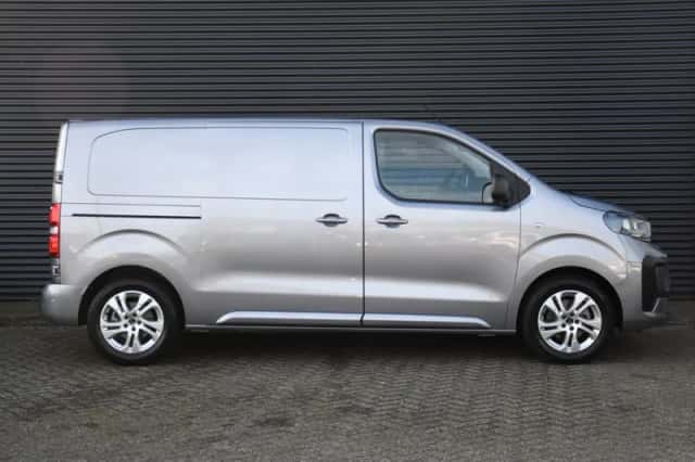 Opel Vivaro (2024) thumbnail 3