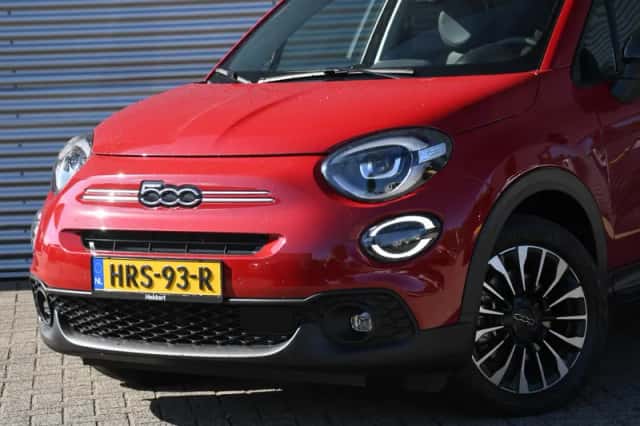 Fiat 500X (2024) thumbnail 2