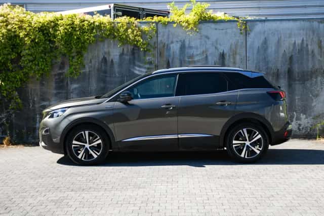 Peugeot 3008 (2019) thumbnail 4
