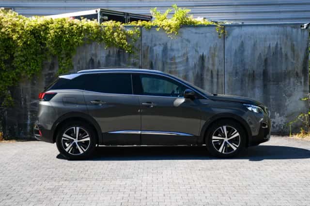 Peugeot 3008 (2019) thumbnail 5