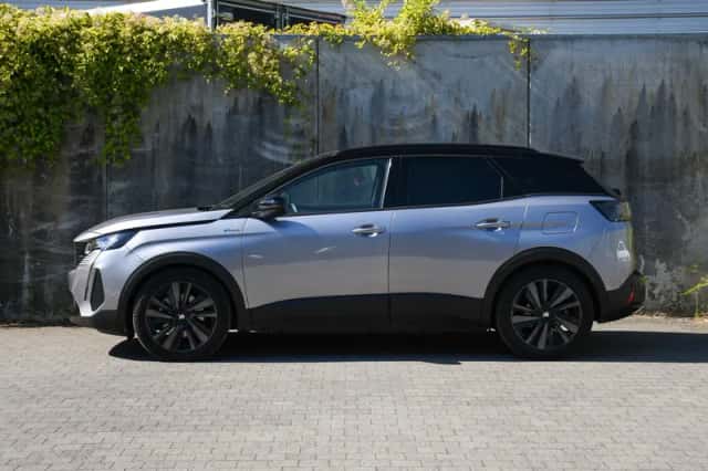 Peugeot 3008 (2022) thumbnail 3