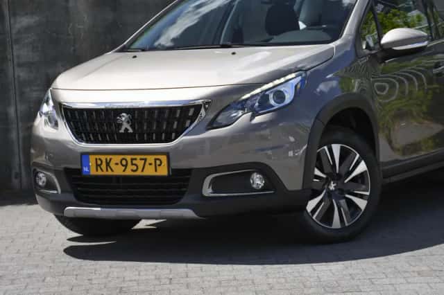 Peugeot 2008 (2017) thumbnail 2