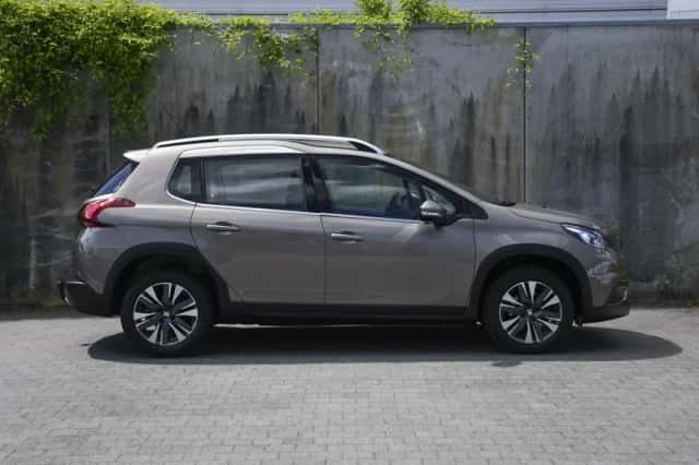 Peugeot 2008 (2017) thumbnail 4