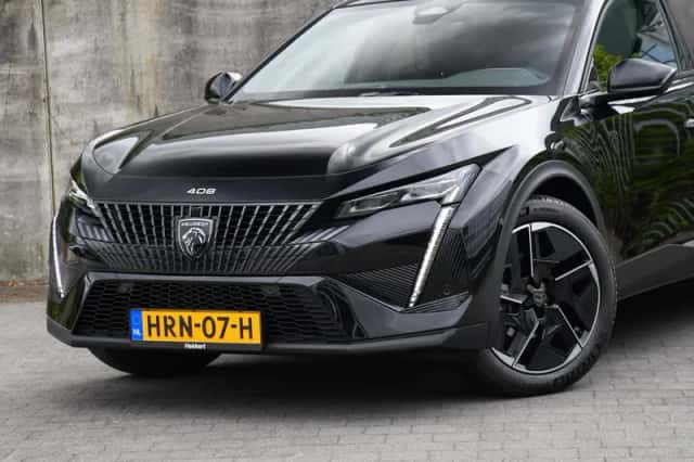 Peugeot 408 (2025) thumbnail 2