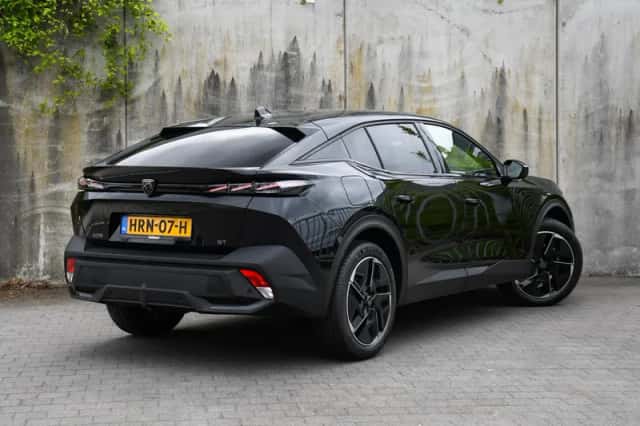 Peugeot 408 (2025) thumbnail 5