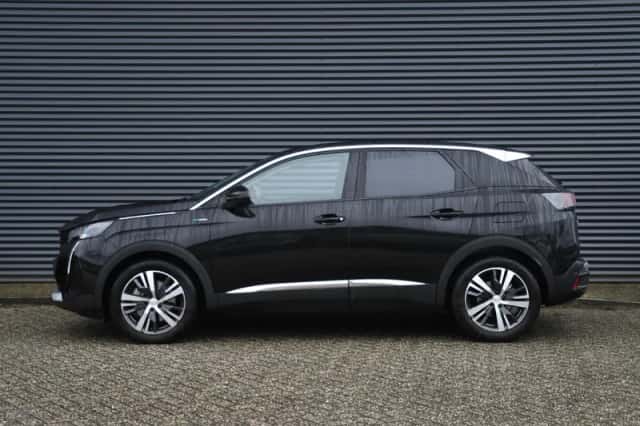 Peugeot 3008 (2021) thumbnail 3