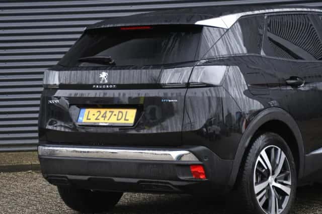 Peugeot 3008 (2021) thumbnail 6