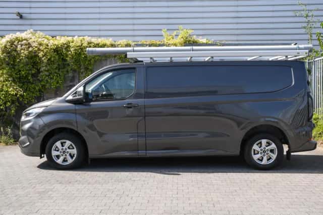 Ford Transit Custom (2024) thumbnail 3