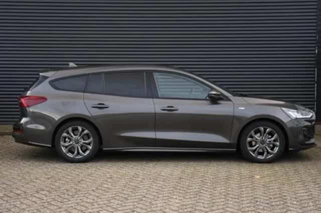 Ford Focus (2024) thumbnail 3