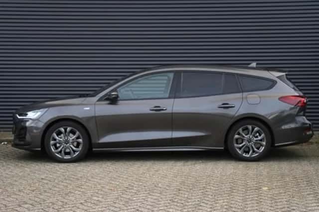 Ford Focus (2024) thumbnail 4