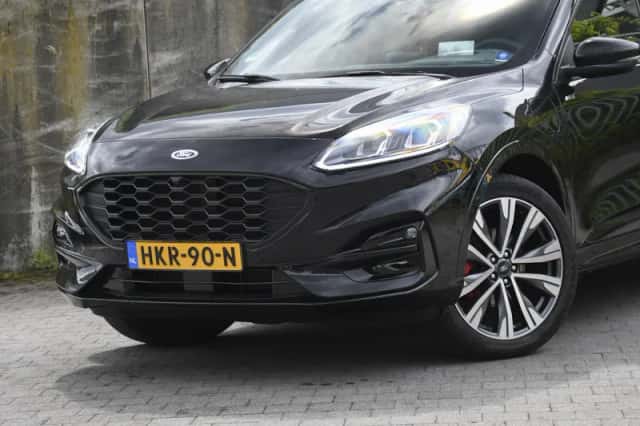 Ford Kuga (2024) thumbnail 2