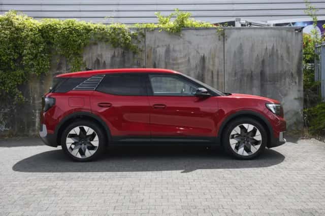 Ford Explorer (2026) thumbnail 4