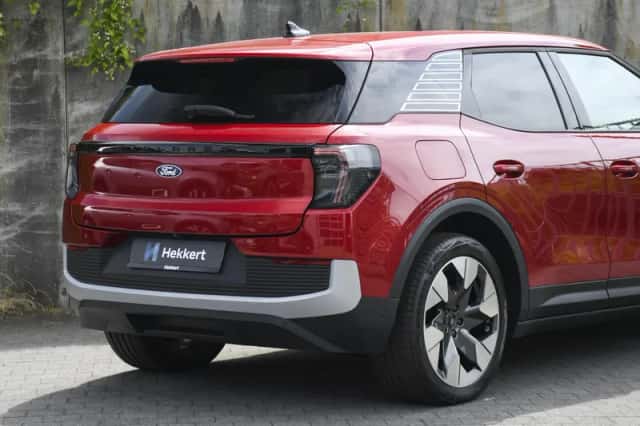 Ford Explorer (2026) thumbnail 6
