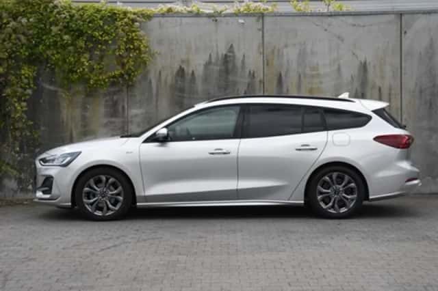 Ford Focus (2023) thumbnail 3
