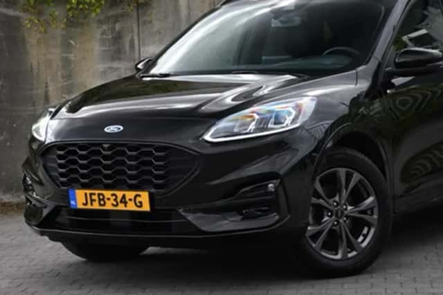 Ford Kuga (2022) thumbnail 2