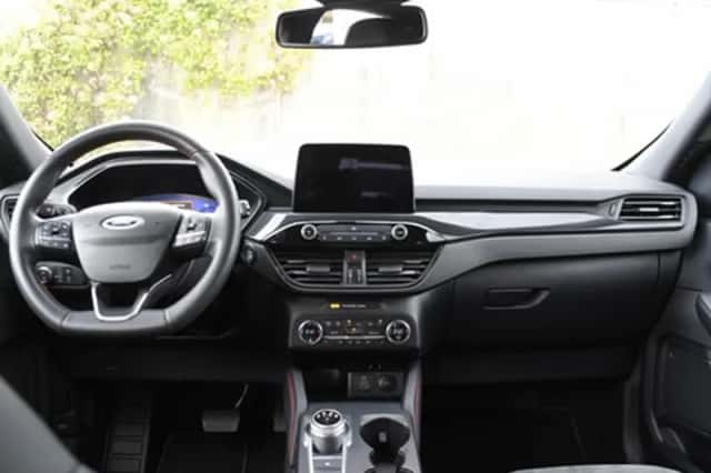 Ford Kuga (2022) thumbnail 15
