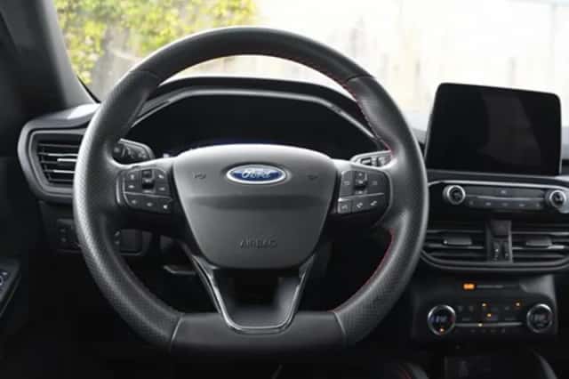 Ford Kuga (2022) thumbnail 16