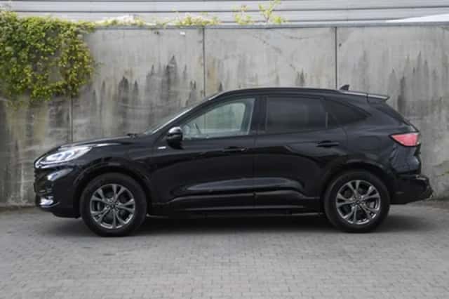 Ford Kuga (2022) thumbnail 3