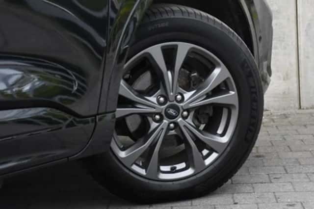 Ford Kuga (2022) thumbnail 7