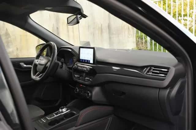 Ford Kuga (2022) thumbnail 9