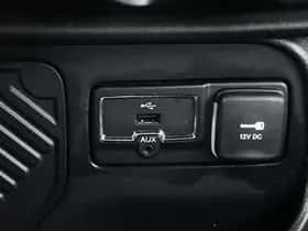 Jeep Renegade (2016) thumbnail 19