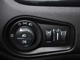 Jeep Renegade (2016) thumbnail 23