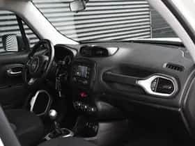 Jeep Renegade (2016) thumbnail 8