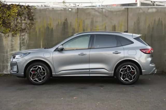 Ford Kuga (2024) thumbnail 3