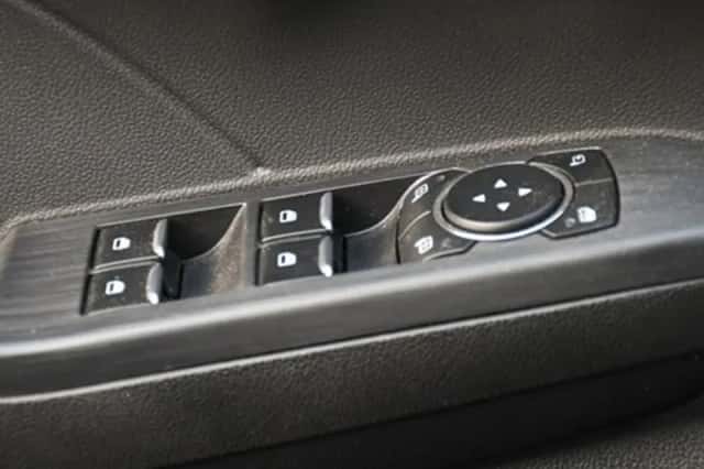 Ford Kuga (2024) thumbnail 32