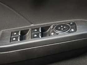 Ford Kuga (2024) thumbnail 32