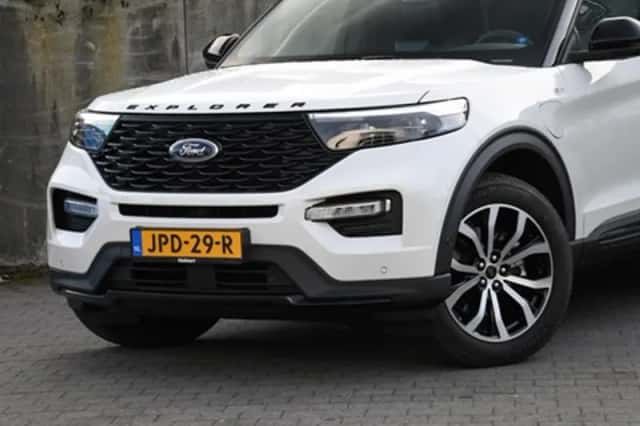 Ford Explorer (2025) thumbnail 2