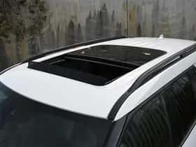 Ford Explorer (2025) thumbnail 3