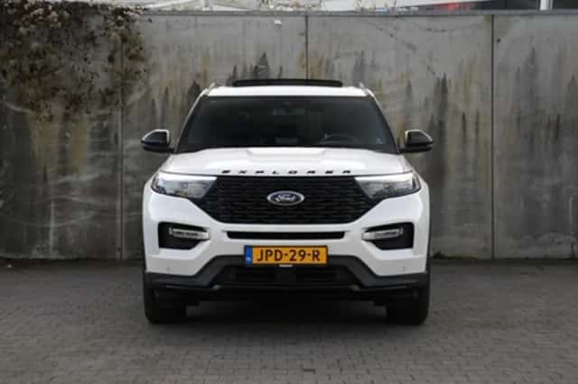 Ford Explorer (2025) thumbnail 4