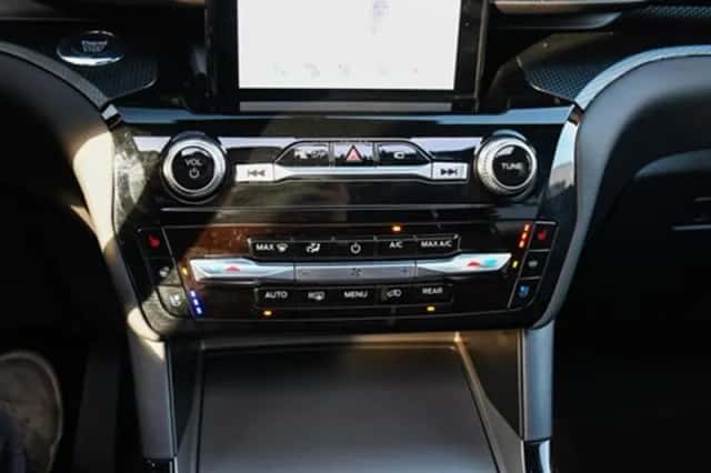 Ford Explorer (2025) thumbnail 35