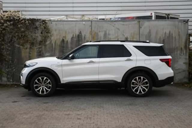 Ford Explorer (2025) thumbnail 5