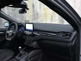 Ford Kuga (2023) thumbnail 10