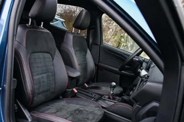 Ford Kuga (2023) thumbnail 12