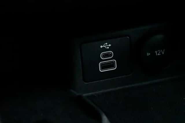 Ford Kuga (2023) thumbnail 32