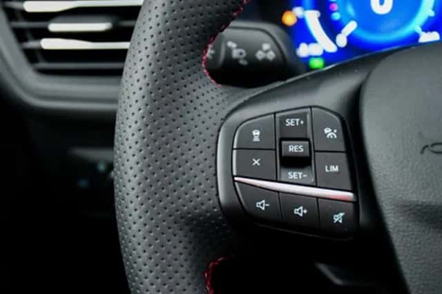 Ford Kuga (2023) thumbnail 37
