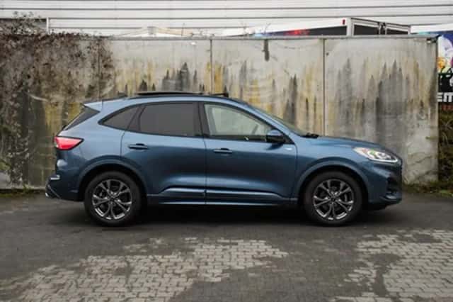 Ford Kuga (2023) thumbnail 5