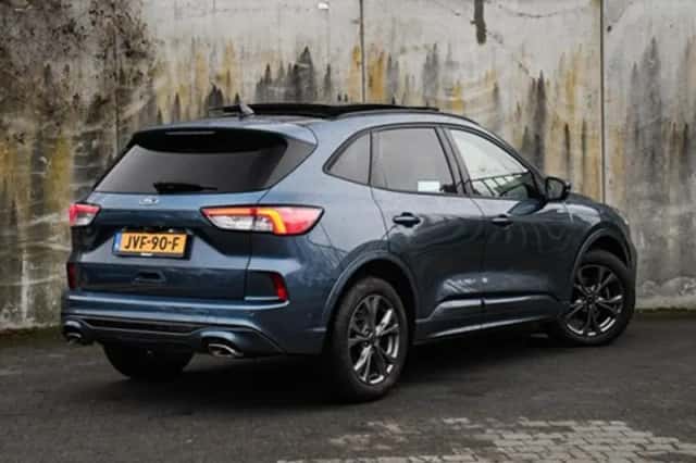 Ford Kuga (2023) thumbnail 6