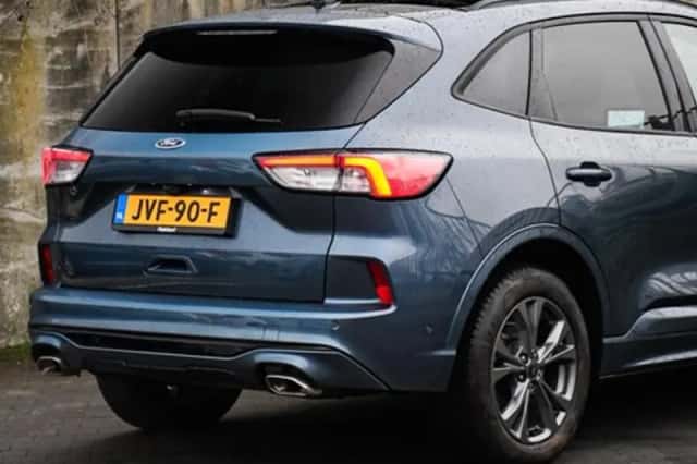 Ford Kuga (2023) thumbnail 7