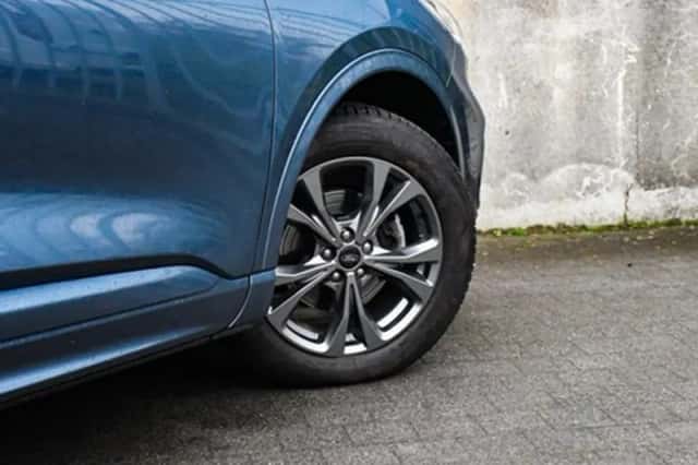 Ford Kuga (2023) thumbnail 8