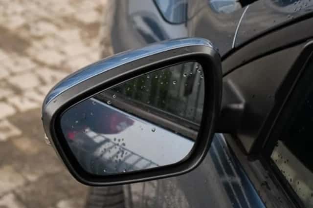 Ford Kuga (2023) thumbnail 9