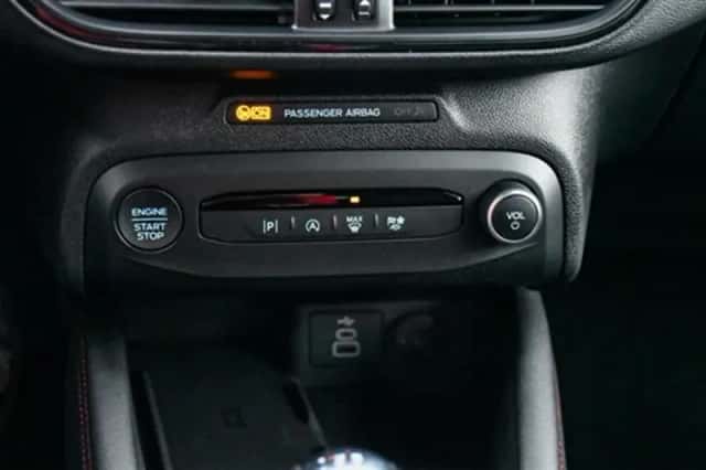 Ford Focus (2022) thumbnail 24